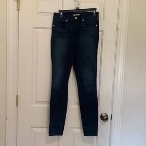 listing-status-banner